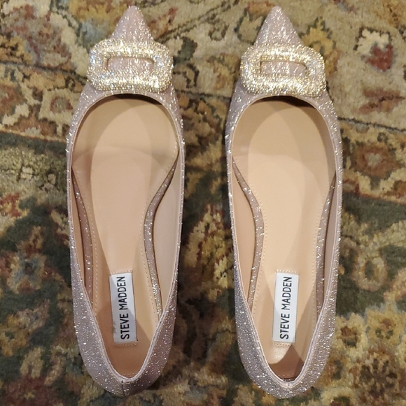 Steve Madden Shoes - Steve Madden Gold Flats Classic Slip-On Loafers, Size 8.5